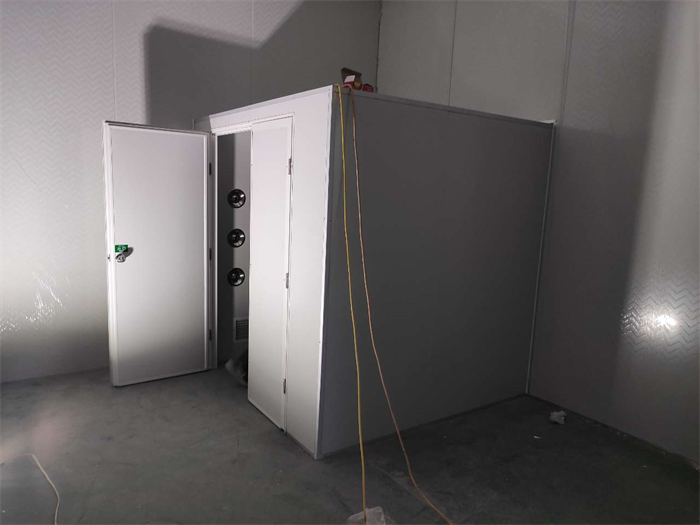 彩鋼板風(fēng)淋房廠家