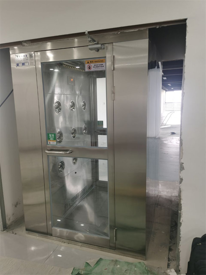常州福之源食品有限公司風(fēng)淋室安裝現(xiàn)場