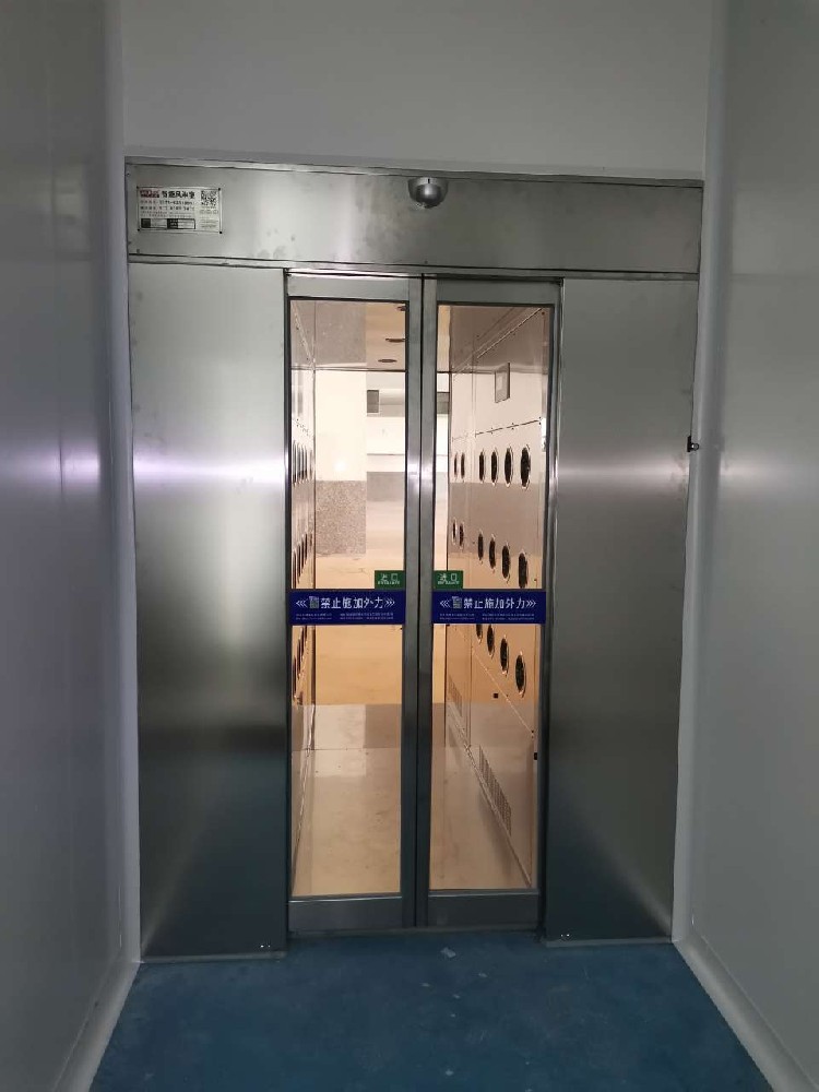 江蘇捷冠機(jī)電工程有限公司風(fēng)淋室安裝