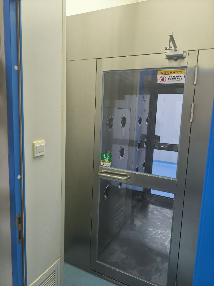 上海鼎拓建筑安裝有限公司風(fēng)淋室安裝