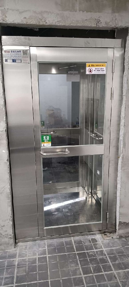 震坤行工業(yè)超市（上海)有限公司風(fēng)淋室安裝